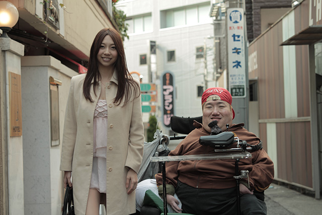 暗闇から手をのばせ